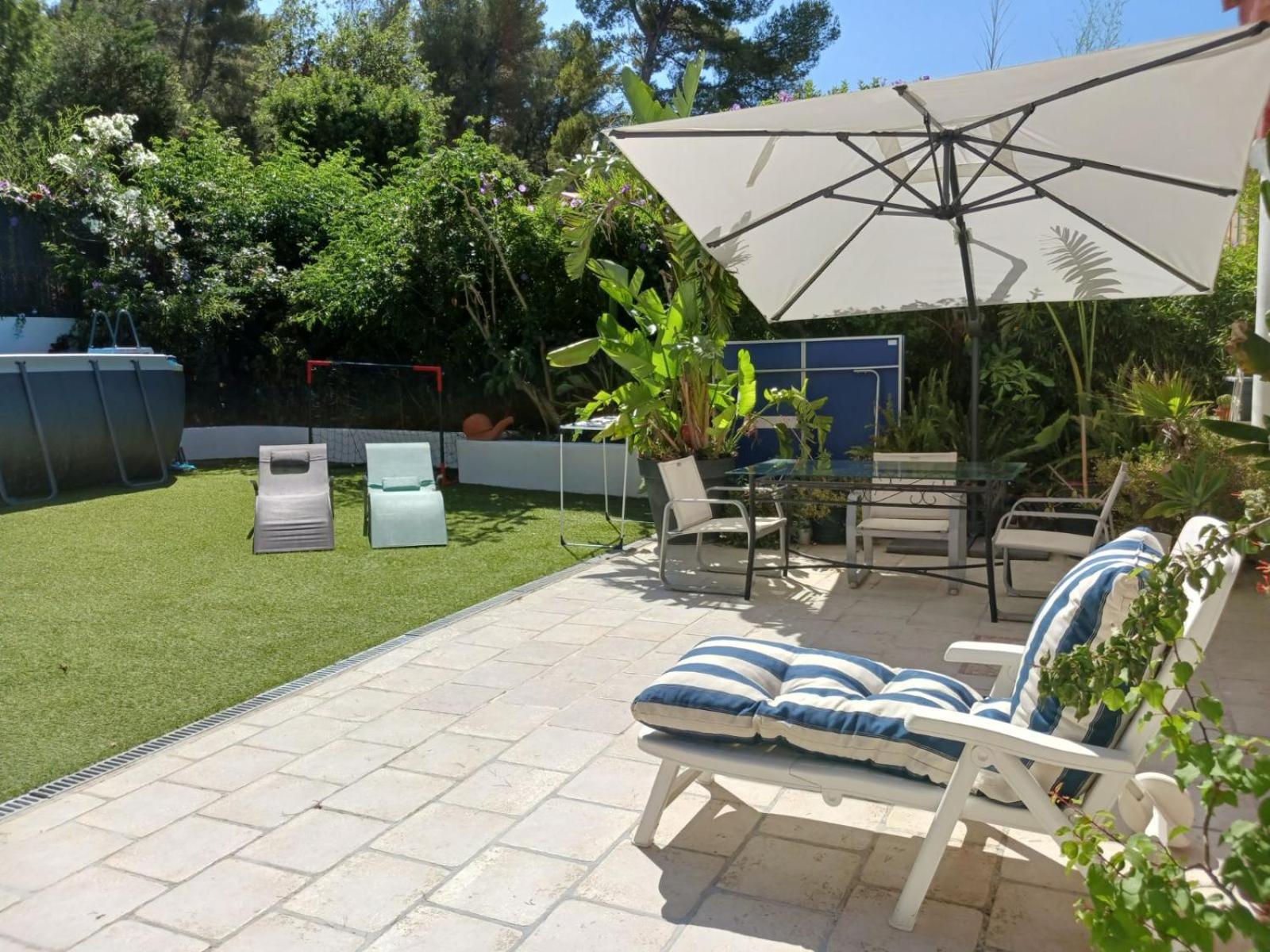 Bois Joli Bed & Breakfast Hyeres Bagian luar foto