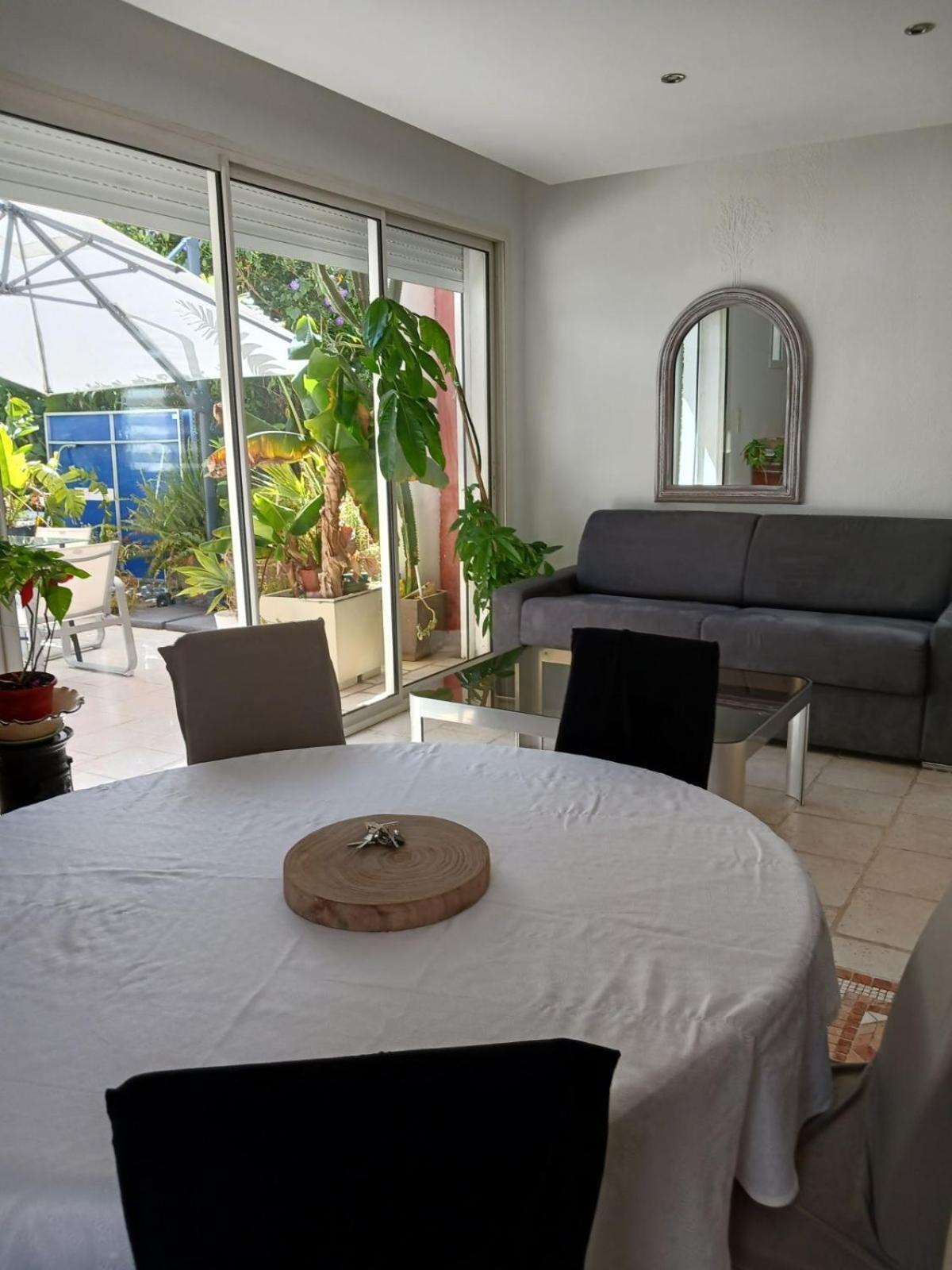 Bois Joli Bed & Breakfast Hyeres Bagian luar foto